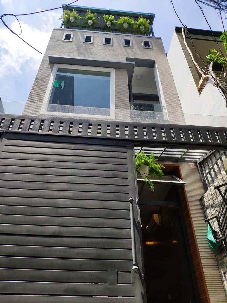 A building with a door openAI-generated content may be incorrect.